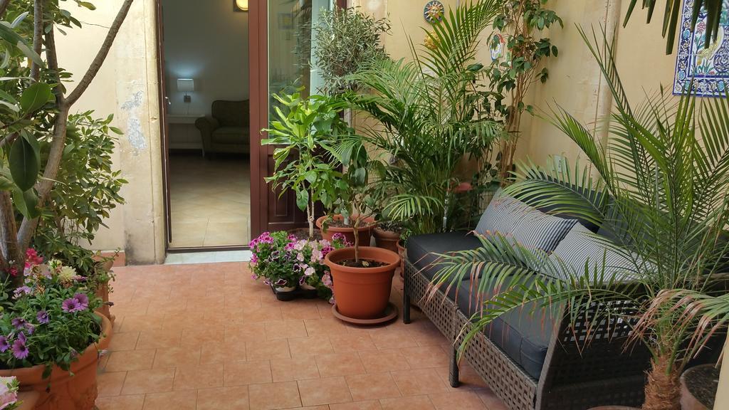 Centro Storico B&B Catania Exteriör bild